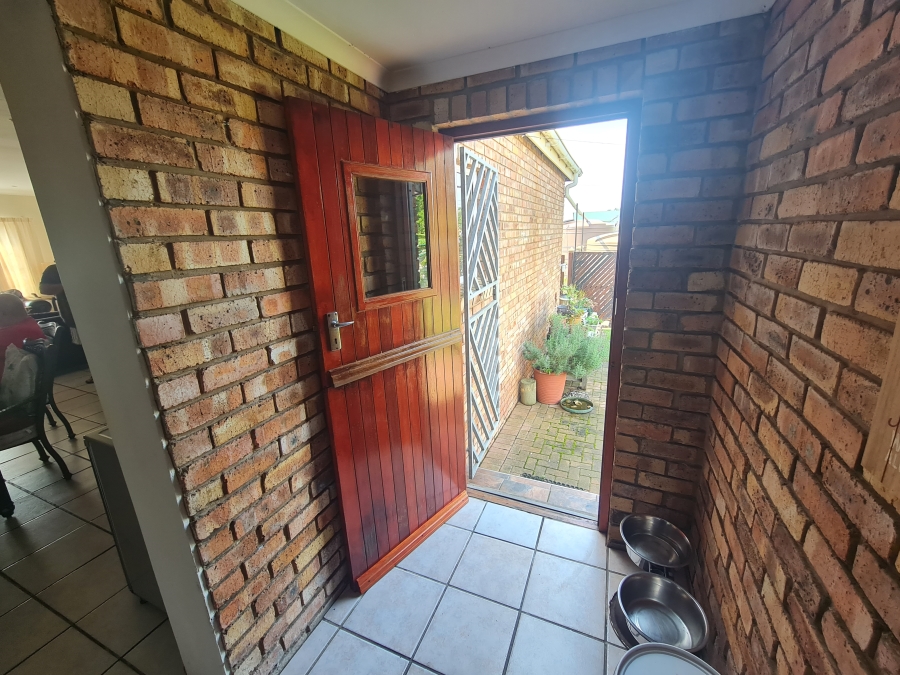 3 Bedroom Property for Sale in Jeffreys Bay Central Eastern Cape